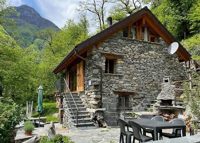 Urspruengliches Rustico Mit Blick Auf Das Maggiatal Cavergno photo